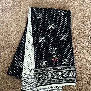 Norlender's best scarf ever-black & white, soft merino wool, sold out on website